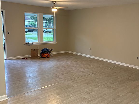 4th image of 8816 Bucknell Dr