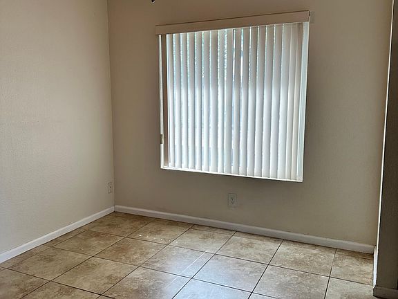 3rd image of 408 N Imperial Ave