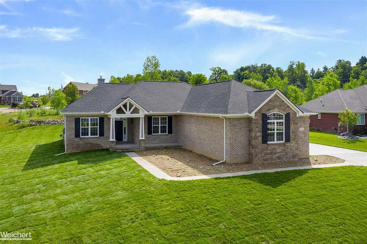 605 Tullamore Cir, Oxford, MI 48371 Zillow