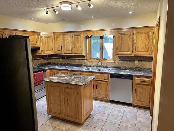 2nd image of 2118 Chippendale Dr