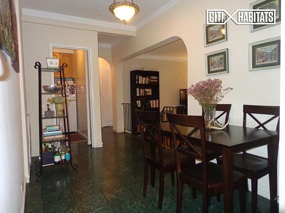 4th image of 210-218 W 19th St APT 2A