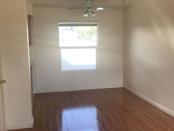 4th image of 267 E Villa St Unit 1