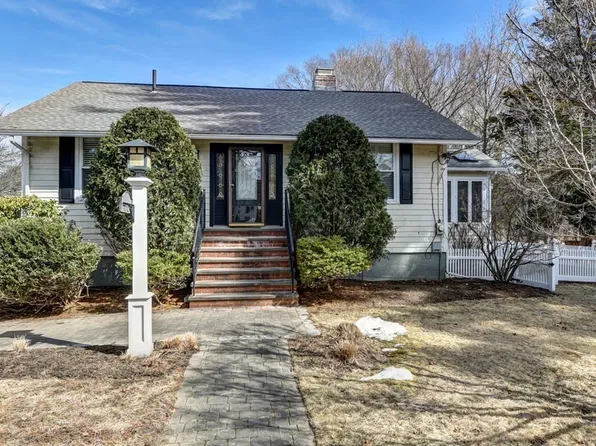 1659 Great Plain Ave, Needham, MA 02492