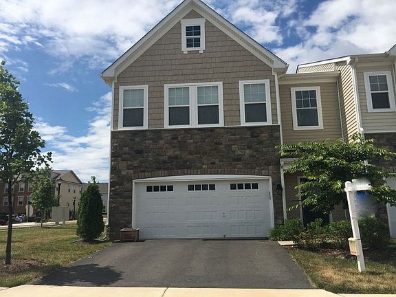 4th image of 42342 Benfold Sq