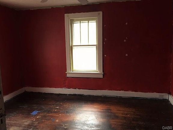 4th image of 62 Knecht Dr