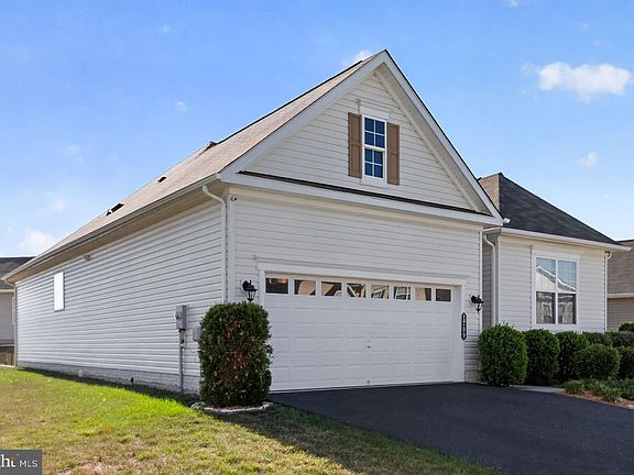 3rd image of 1709 Hudgins Farm Cir