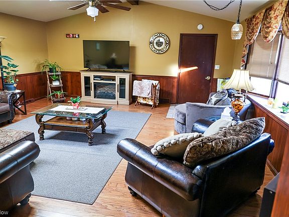 5th image of 10914 Woodview Blvd