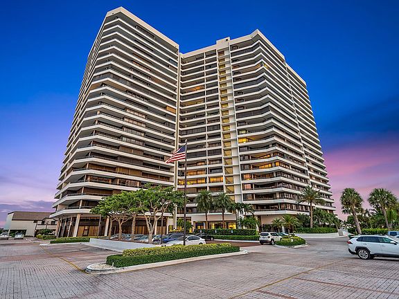 5th image of 100 Lakeshore Drive #554