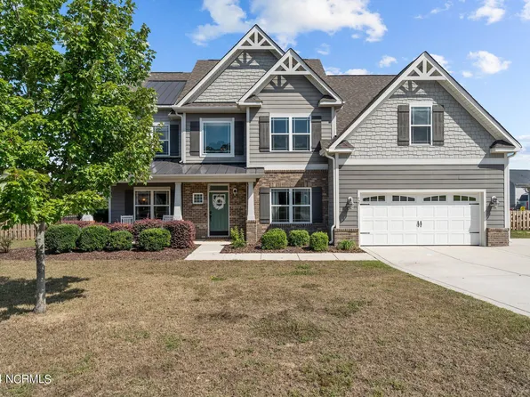 527 Goldenleaf Circle, Whispering Pines, NC 28327
