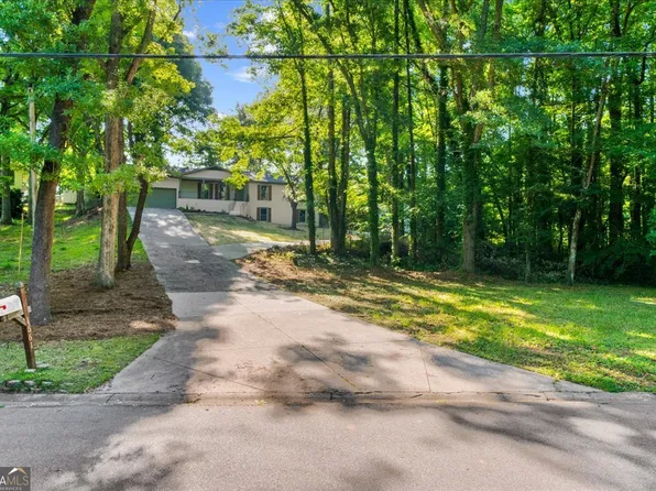 1661 Oak Ridge Cir SW, Stone Mountain, GA 30087