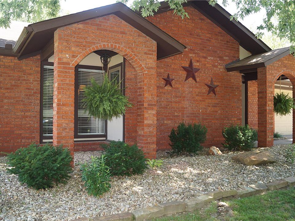 1st image of 712 Woodland Dr