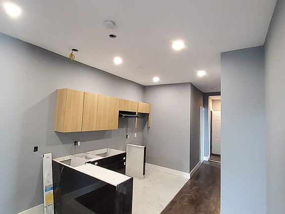 4th image of 96 Brookdale Ave #1