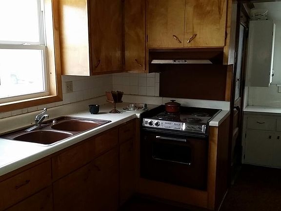 4th image of 115 N Nelson Ave