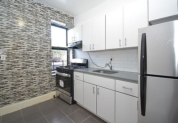 3rd image of 3300 Bailey Ave #82