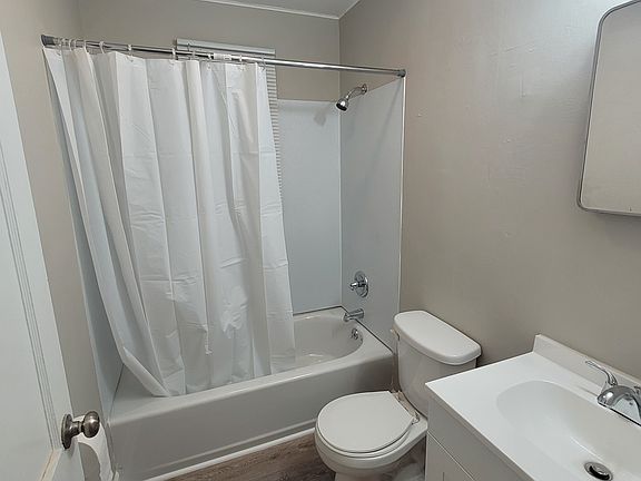 5th image of 1422 Elm St