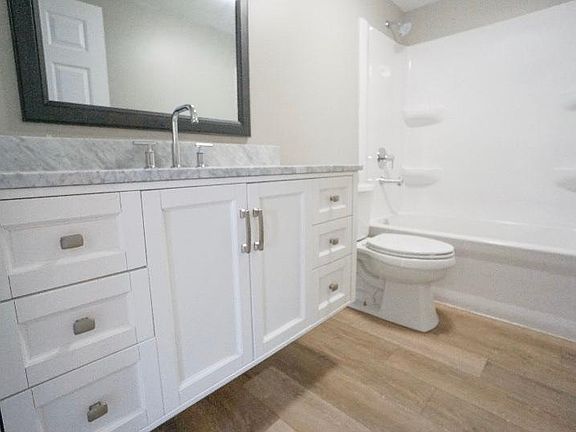 5th image of 41 Dennison Dr