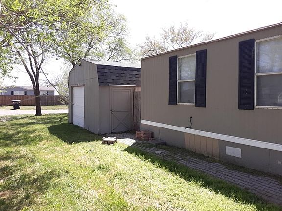 3rd image of 109 Loma Linda Ln