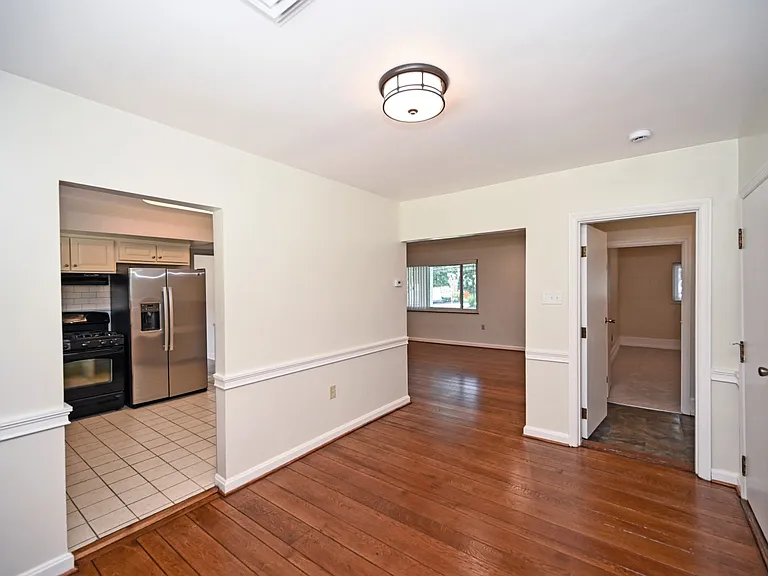 6904 Euclid Ave — Photo 10