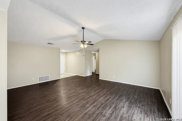 3 bed, 2.0 bath, 1288 sqft, $1,500 — Photo 4