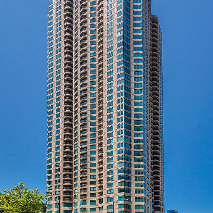 1st image of 400 N La Salle Dr APT 2301