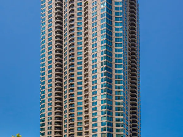 400 N La Salle Dr APT 2301, Chicago, IL 60654