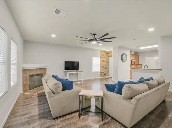 18527 Grove Brook Ln, Cypress, TX 77429