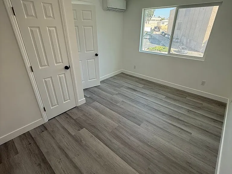 4560 College Ave — Photo 10