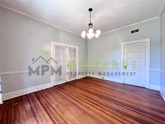 2417 Clark St — Photo 35