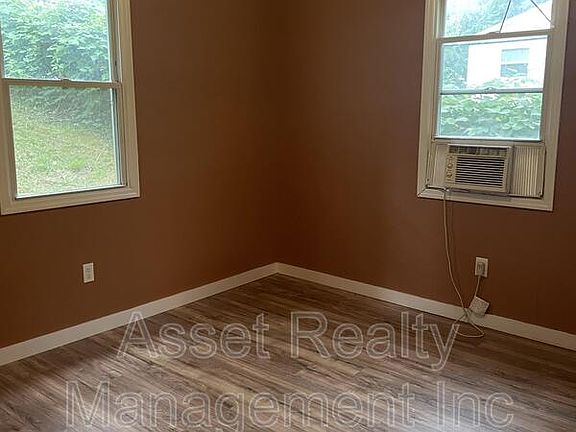 5th image of 1724 Massachusetts Ave