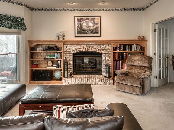 5th image of 2711 N 153rd Ave
