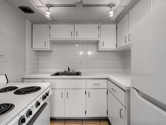 3rd image of 11979 Frankstown Rd APT 505