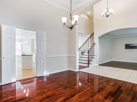 4th image of 8304 Gifford Dr
