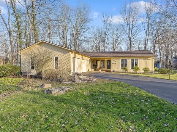 8731 Radburn Dr, Baldwinsville, NY 13027