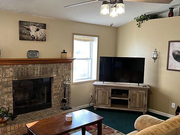 4th image of 21 Poland Hill Dr