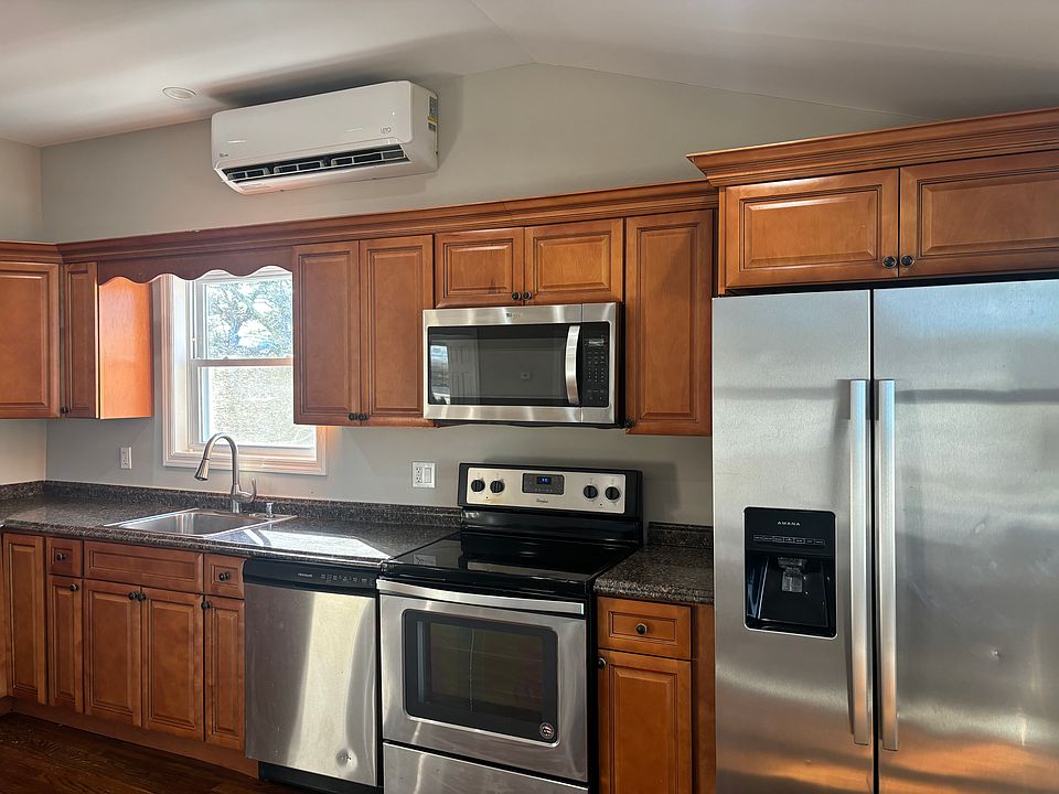 1st image of 204 Vanderbilt Ave Floor 2