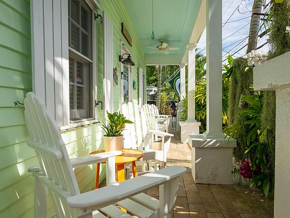 3rd image of 1107 Olivia St