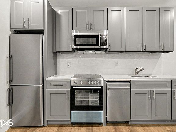3rd image of 864 49th St APT A4