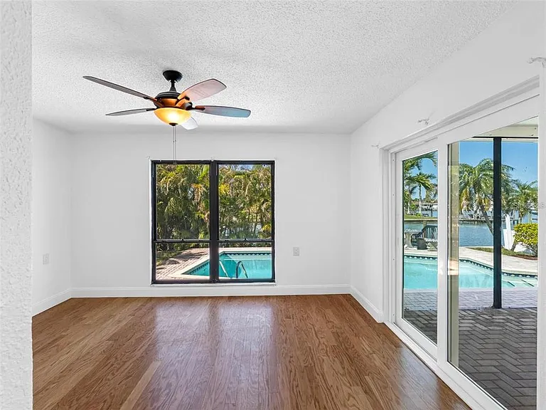 562 Johns Pass Ave — Photo 32