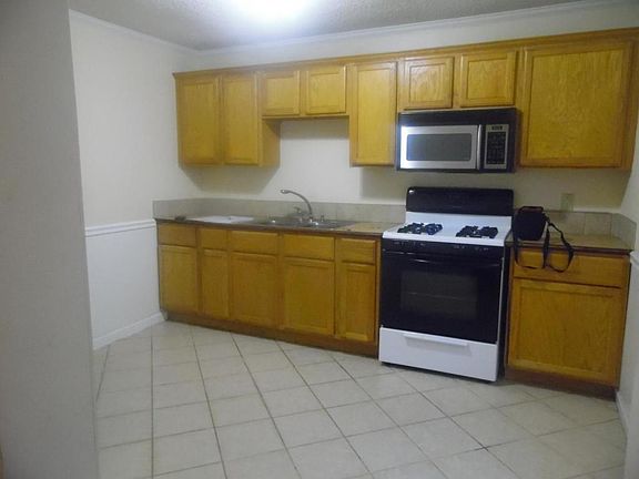 2nd image of 2162 Birch Ave