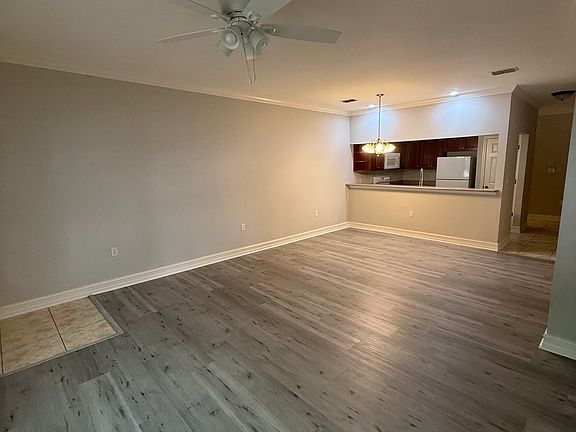 3rd image of 1529 Crescent Hills Dr