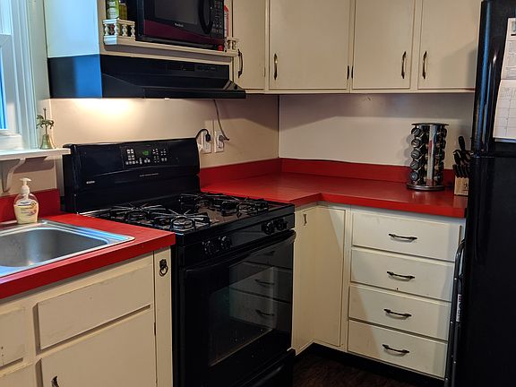 2nd image of 804 Thorne St