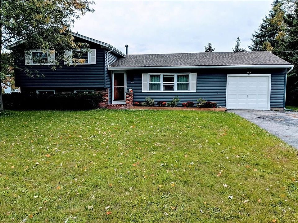 1st image of 39 Green Clover Dr