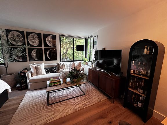 4th image of 2030 F St NW
