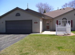 1701 Carriage Home Dr SW #B, Austin, MN 55912