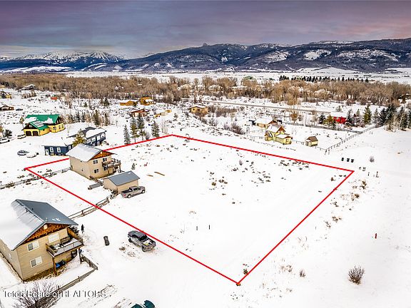 3rd image of 200 Aspen Meadows Rd