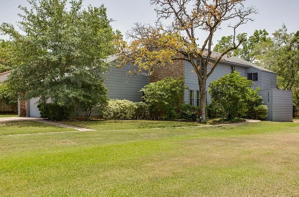 1st image of 2715 Sandy Cir