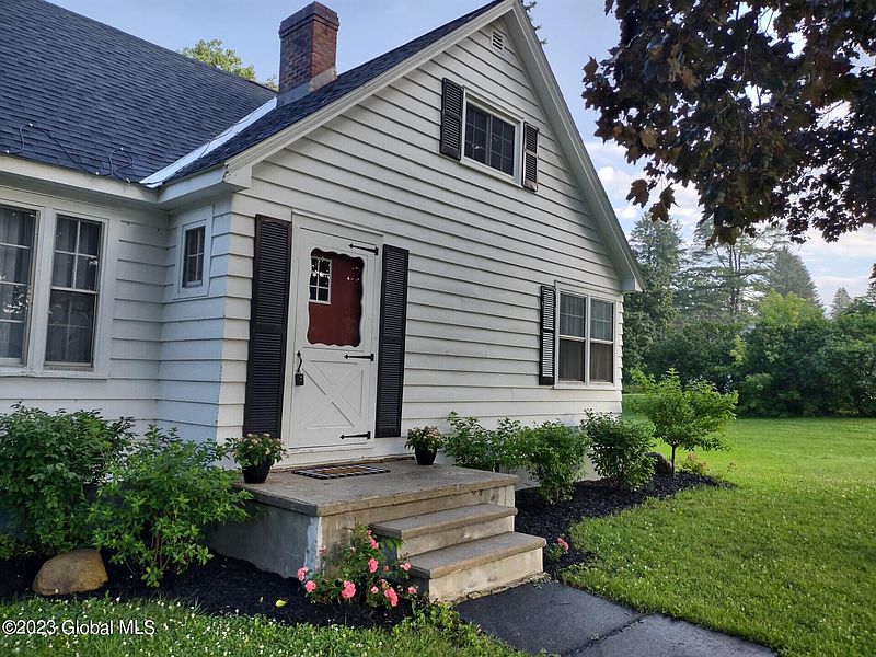 3rd image of 119 Pleasant Avenue
