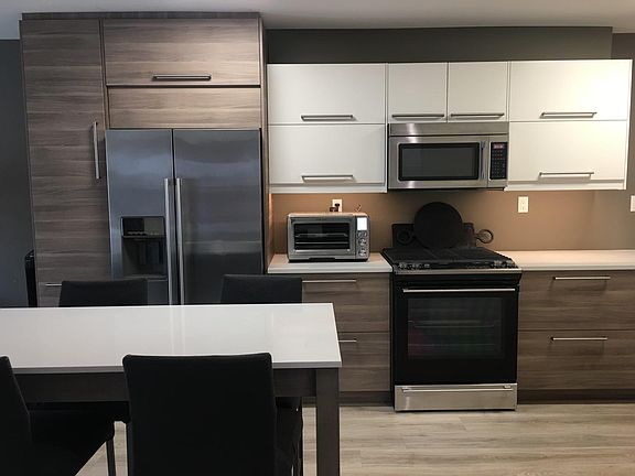 2nd image of 110 34th St APT 5