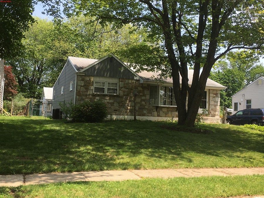 2nd image of 2701 Carrell Ln