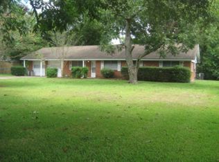 812 W Mulberry St, Angleton, TX 77515